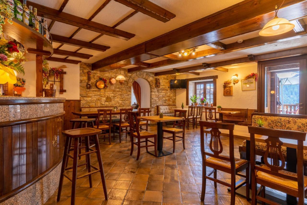 Hotel Des Alpes Saint-Rhemy-En-Bosses Extérieur photo