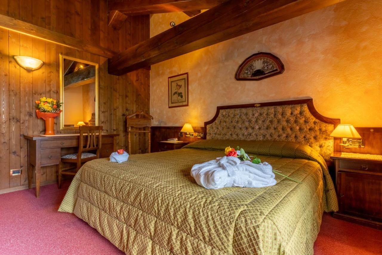 Hotel Des Alpes Saint-Rhemy-En-Bosses Extérieur photo