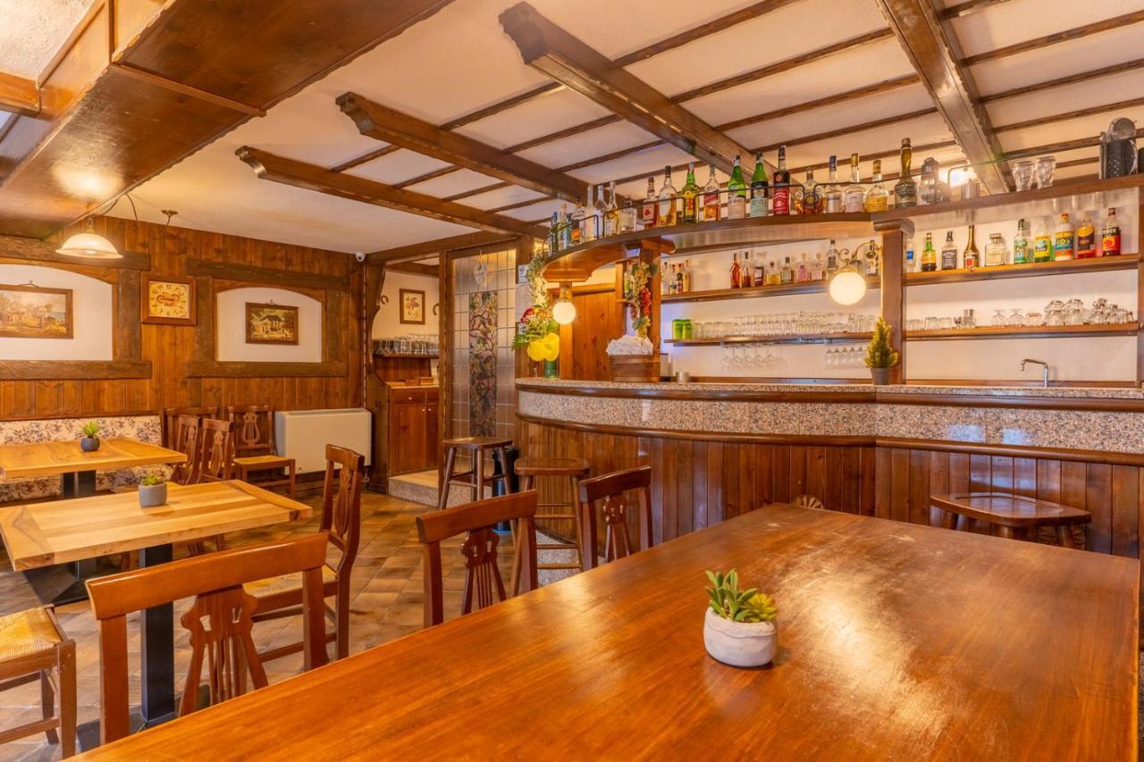 Hotel Des Alpes Saint-Rhemy-En-Bosses Extérieur photo