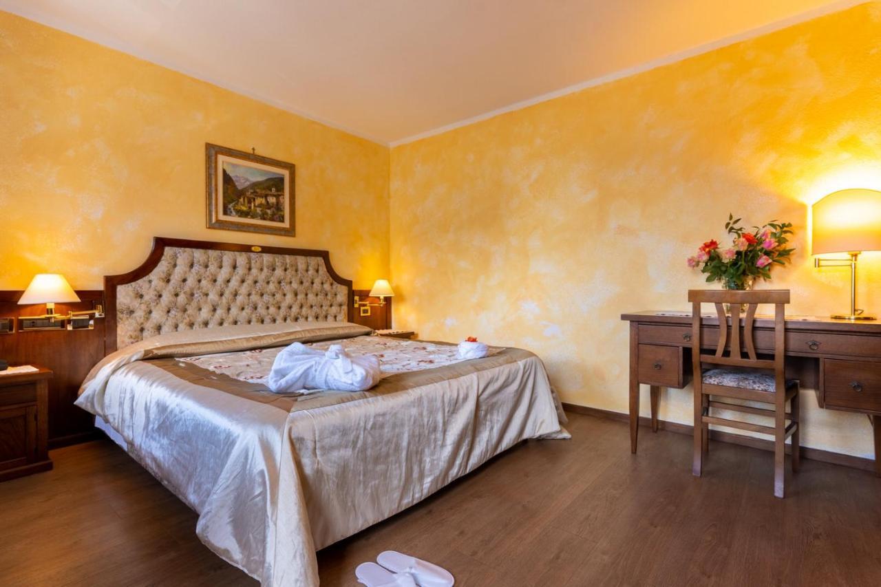Hotel Des Alpes Saint-Rhemy-En-Bosses Extérieur photo