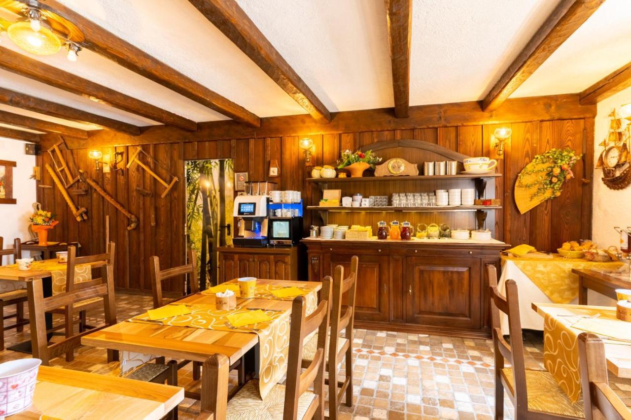 Hotel Des Alpes Saint-Rhemy-En-Bosses Extérieur photo