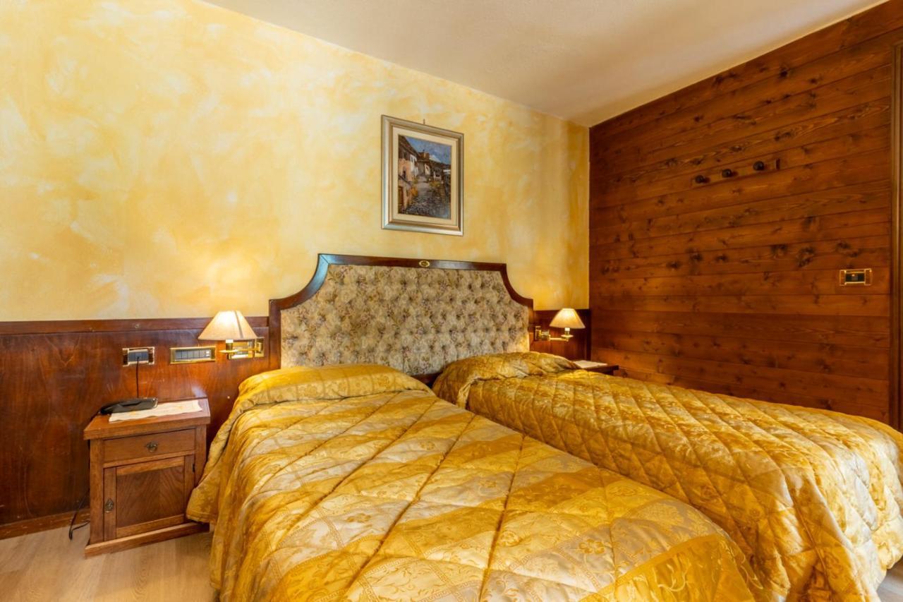 Hotel Des Alpes Saint-Rhemy-En-Bosses Extérieur photo
