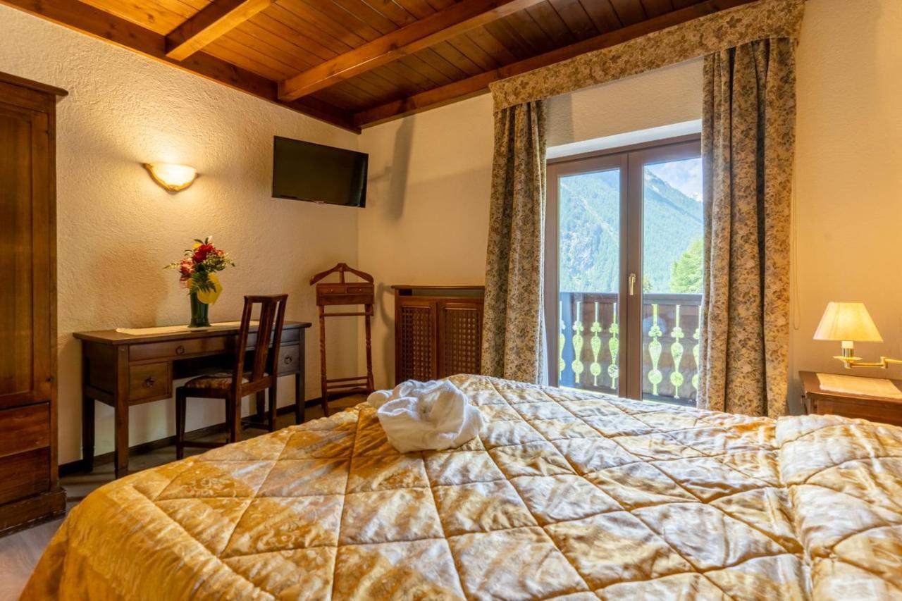 Hotel Des Alpes Saint-Rhemy-En-Bosses Extérieur photo