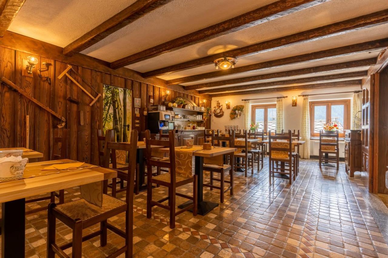 Hotel Des Alpes Saint-Rhemy-En-Bosses Extérieur photo