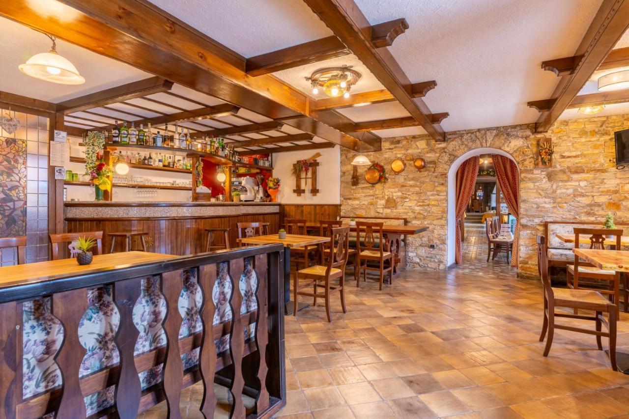 Hotel Des Alpes Saint-Rhemy-En-Bosses Extérieur photo