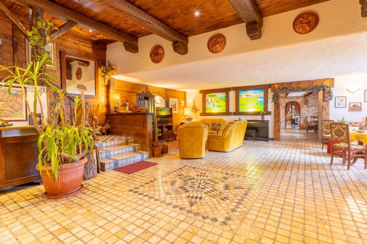 Hotel Des Alpes Saint-Rhemy-En-Bosses Extérieur photo