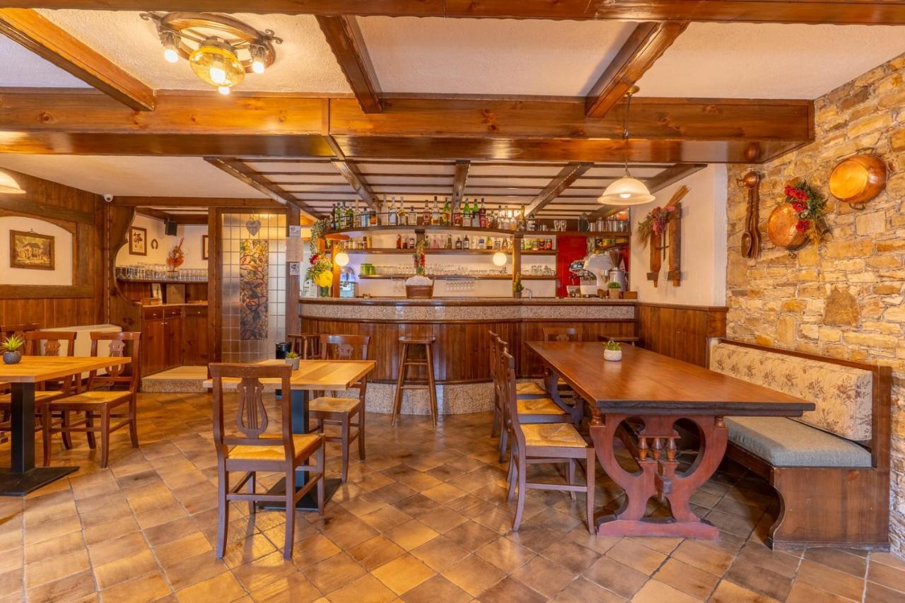 Hotel Des Alpes Saint-Rhemy-En-Bosses Extérieur photo