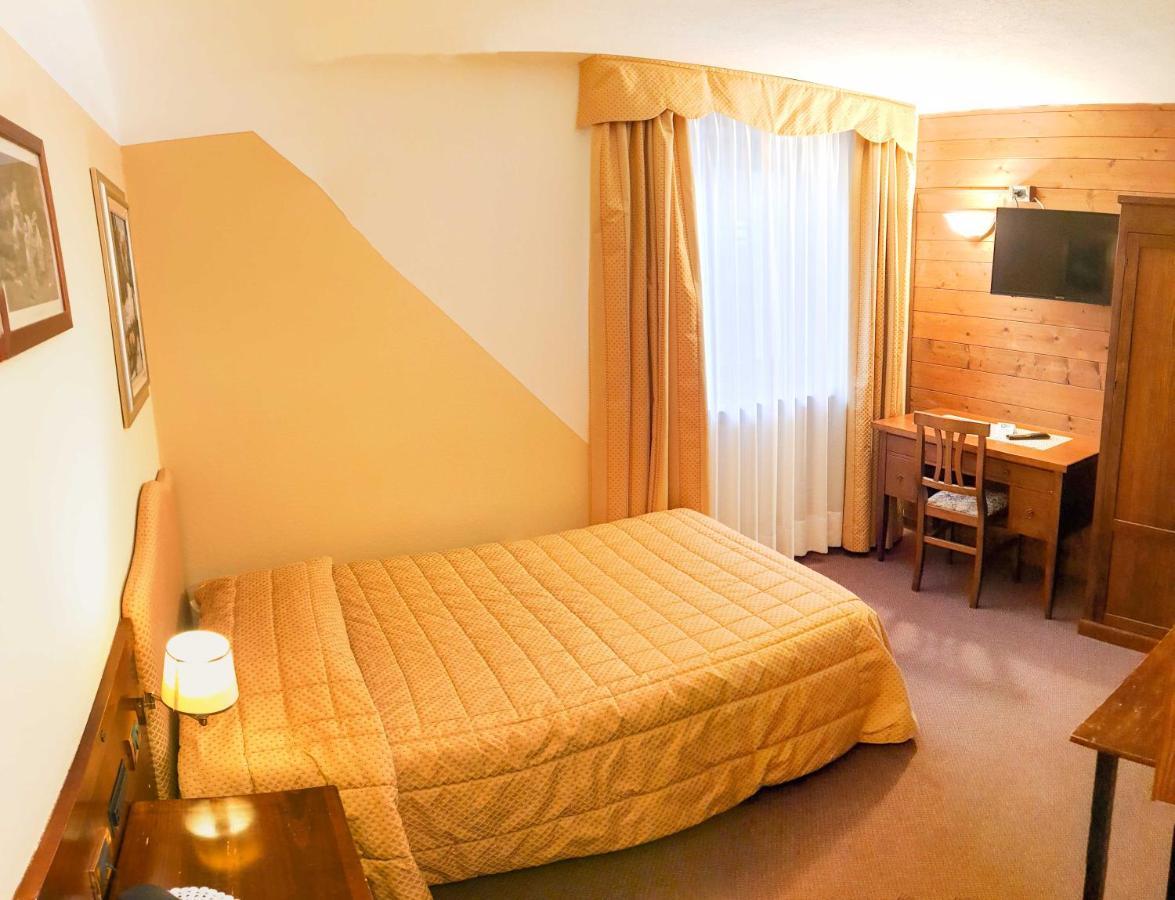 Hotel Des Alpes Saint-Rhemy-En-Bosses Extérieur photo